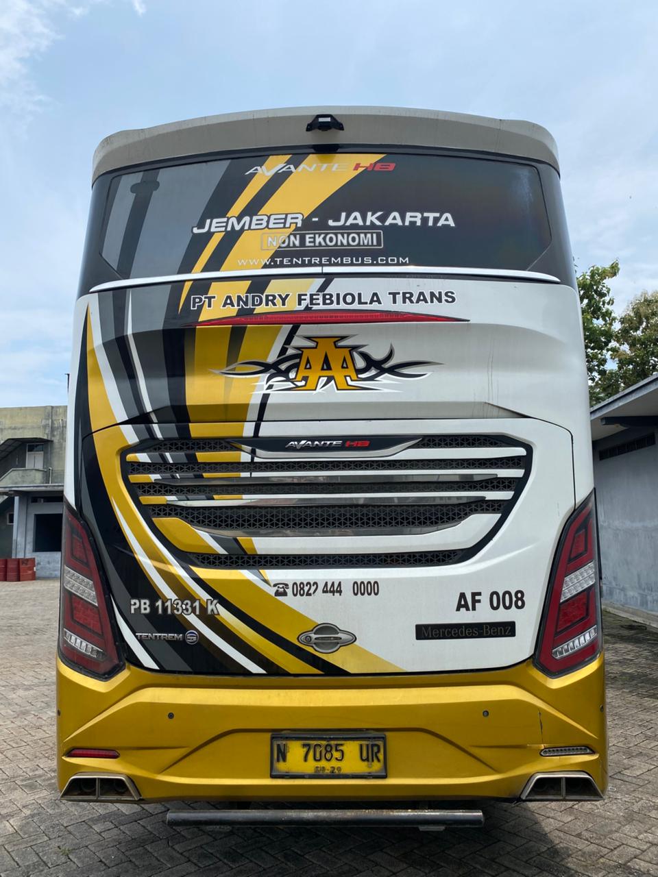 AF 008 /  ARMAAN-MERCEDES BENZ-OH 1626 L 4X2 M